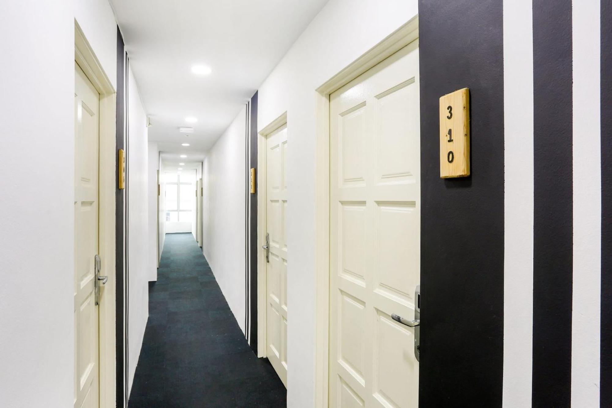 Oyo 90460 Hotel Kl2F Rest & Go Shah Alam Ngoại thất bức ảnh