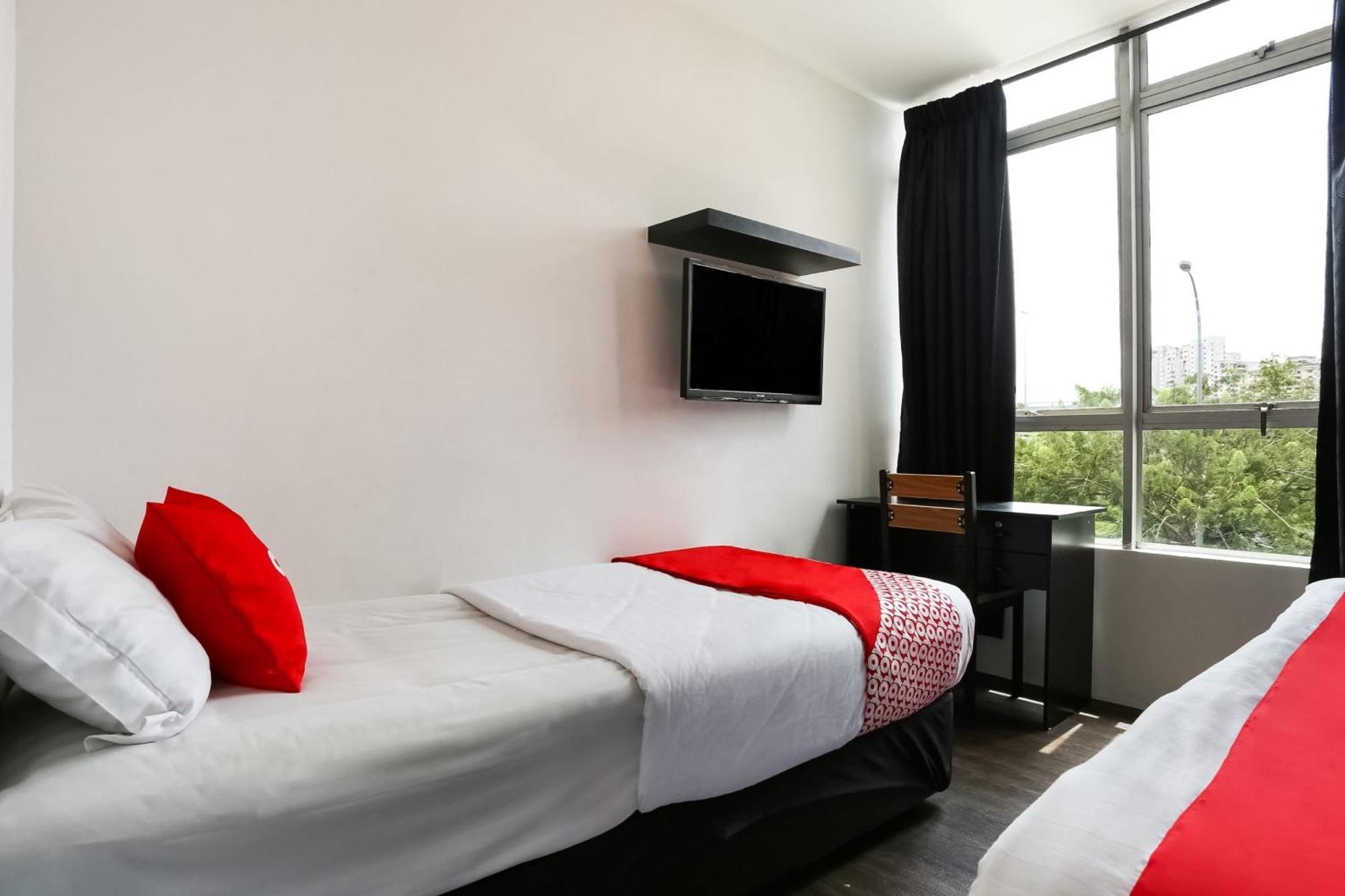 Oyo 90460 Hotel Kl2F Rest & Go Shah Alam Ngoại thất bức ảnh